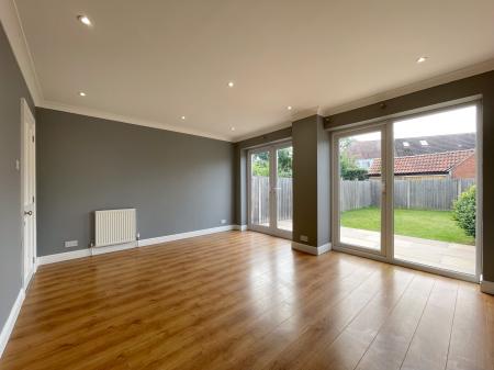 3 bedroom Semi-detached house to let in Lincoln Avenue, Lincoln, LN6