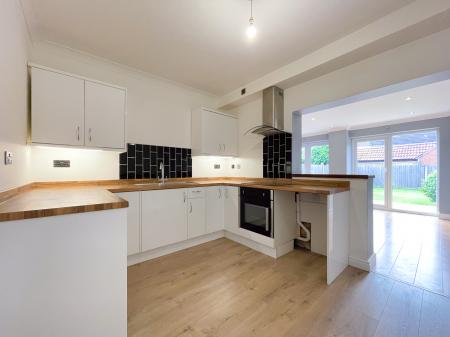 3 bedroom Semi-detached house to let in Lincoln Avenue, Lincoln, LN6