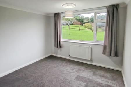 2 bedroom Flat to let in Park Crescent, Washingborough, LN4