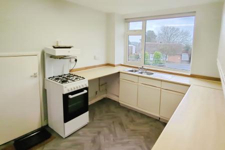 2 bedroom Flat to let in Park Crescent, Washingborough, LN4