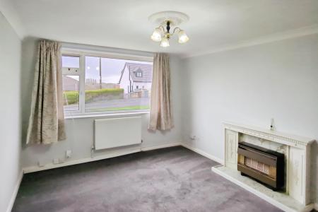 2 bedroom Flat to let in Park Crescent, Washingborough, LN4