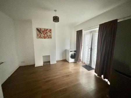 3 bedroom Semi-detached house to let in Welbeck Avenue, Wolverhampton, WV10