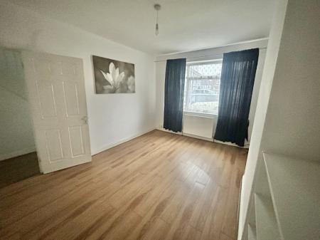 3 bedroom Semi-detached house to let in Welbeck Avenue, Wolverhampton, WV10