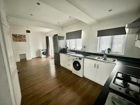 3 bedroom Semi-detached house to let in Welbeck Avenue, Wolverhampton, WV10