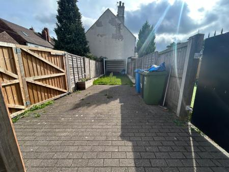 2 bedroom Terraced House to let in Wolverhampton Road, Essington, WV11