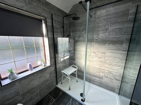 3 bedroom Semi-detached house for sale in Willow Avenue, Wednesfield, Wolverhampton, WV11