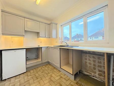 3 bedroom Semi-detached house for sale in Robin Grove, Wednesfield, Wolverhampton, WV11