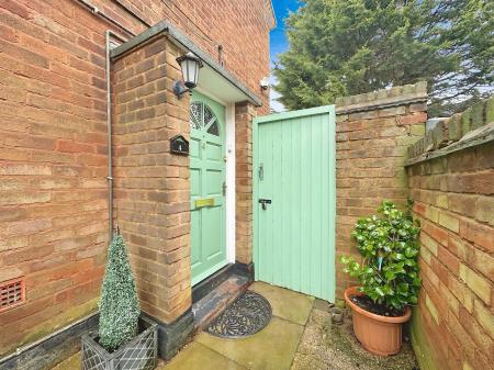 1 bedroom Flat for sale in Highfield Avenue, Westcroft, Wolverhampton, WV10