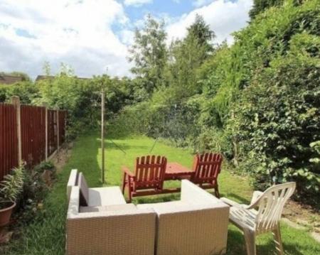 1 bedroom Flat to let in White Oak Drive, Finchfield, Wolverhampton, WV3