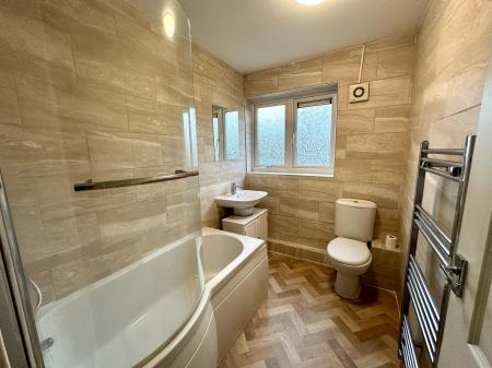 3 bedroom Semi-detached house to let in Eastney Crescent, Wolverhampton, WV8