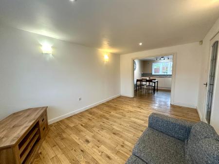 3 bedroom Semi-detached house to let in Eastney Crescent, Wolverhampton, WV8