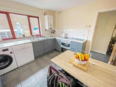 3 bedroom End of terrace house for sale in Ashmount Park, Lisburn, BT27