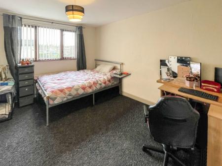 3 bedroom End of terrace house for sale in Ashmount Park, Lisburn, BT27