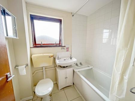 3 bedroom End of terrace house for sale in Ashmount Park, Lisburn, BT27