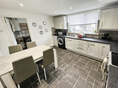 3 bedroom Terraced House for sale in Avonmore Park, Lisburn, BT28