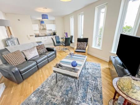 2 bedroom Flat for sale in Badgers Lane, Lisburn, BT28