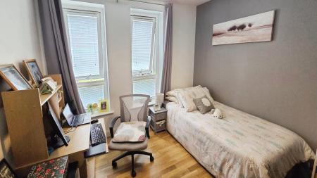 2 bedroom Ground floor flat for sale in 43