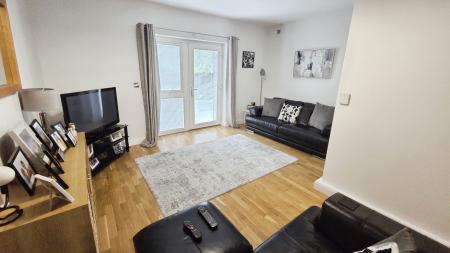 2 bedroom Ground floor flat for sale in 43