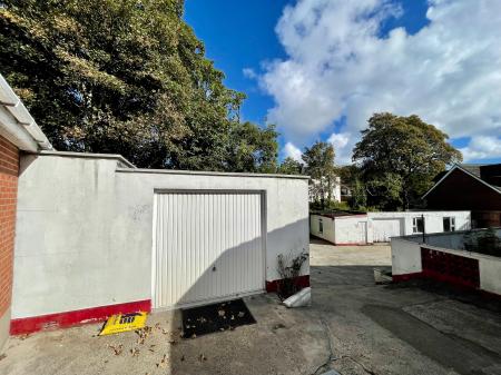 5 bedroom Detached house for sale in Beechill Grove, Derriaghy, BT28