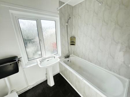 3 bedroom Terraced House for sale in Belvoir Crescent, Lisburn, BT28