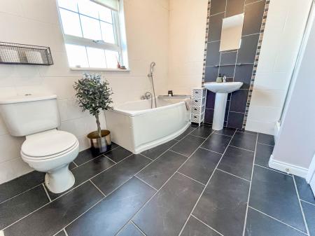 3 bedroom Town house for sale in Berkeley Hall Court, Lisburn, BT27