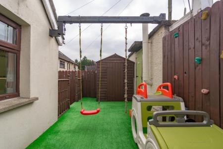 3 bedroom Terraced House for sale in Drumlough Gardens, Lisburn, BT28