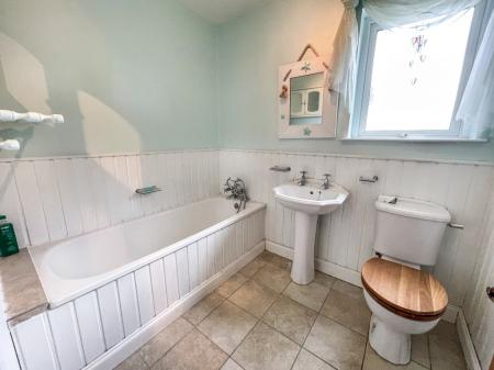 4 bedroom Detached house for sale in Drumlough Road, Hillsborough, BT26