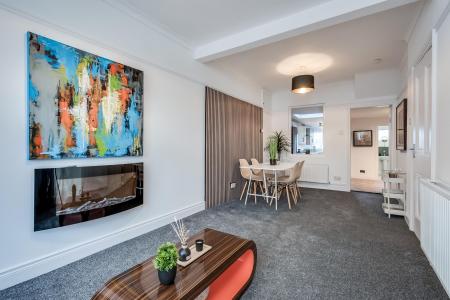 2 bedroom Terraced House for sale in Hillsborough Old Road, Lisburn, BT27