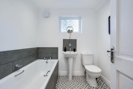 2 bedroom Terraced House for sale in Hillsborough Old Road, Lisburn, BT27