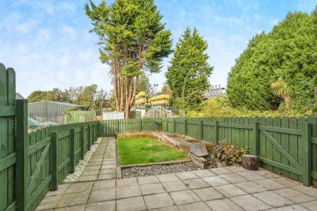 2 bedroom Terraced House for sale in Hillsborough Old Road, Lisburn, BT27
