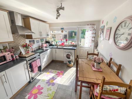 2 bedroom Terraced House for sale in Hillsborough Old Road, Lisburn, BT27