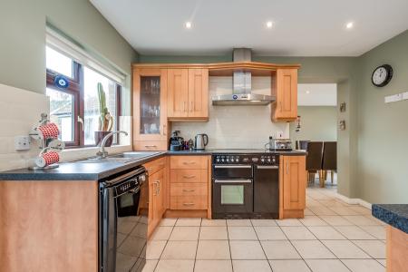 4 bedroom Detached house for sale in Mayfields, Lisburn, BT28