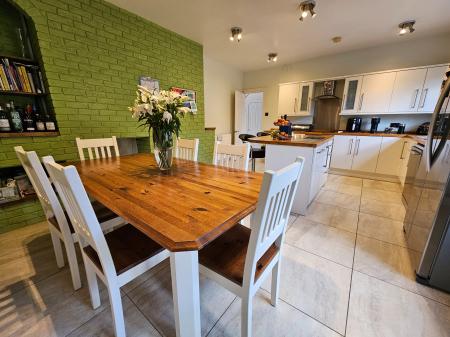 5 bedroom Detached house for sale in Monument Park, Hillsborough, BT26