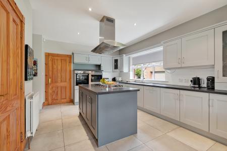 4 bedroom Detached house for sale in Rivergate Lane, Lisburn, BT27