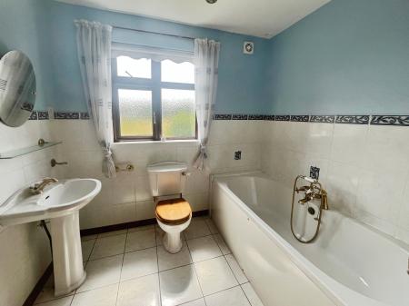 4 bedroom Detached house for sale in The Beeches Manor, Stoneyford, BT28