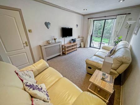 2 bedroom Flat to let in Edgewater, Lisburn, BT27