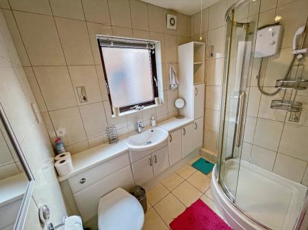 2 bedroom Flat to let in Edgewater, Lisburn, BT27