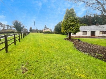 4 bedroom Bungalow to let in Lough Road, Lisburn, BT28