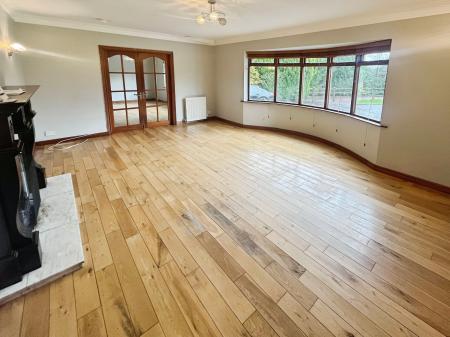 4 bedroom Bungalow to let in Lough Road, Lisburn, BT28