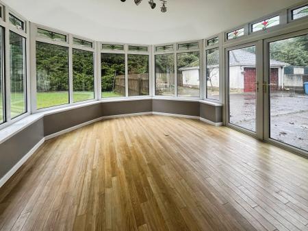 4 bedroom Bungalow to let in Lough Road, Lisburn, BT28