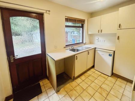 4 bedroom Bungalow to let in Lough Road, Lisburn, BT28