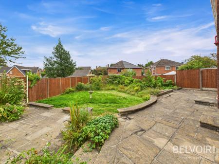 4 bedroom Semi-detached house for sale in Plumtree Close, Rainhill, L35