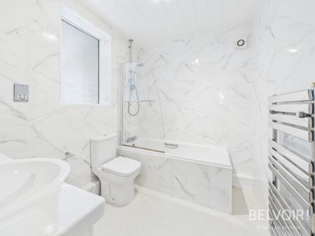 4 bedroom Semi-detached house for sale in Plumtree Close, Rainhill, L35