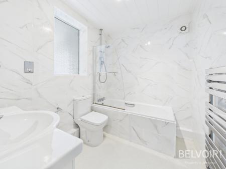 4 bedroom Semi-detached house for sale in Plumtree Close, Rainhill, L35