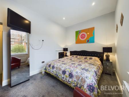 3 bedroom Flat to let in Parkfield Road, Aigburth, Liverpool, L17