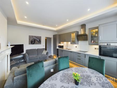 3 bedroom Flat to let in Parkfield Road, Aigburth, Liverpool, L17