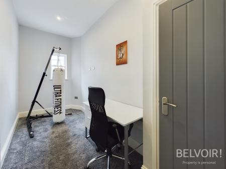 3 bedroom Flat to let in Parkfield Road, Aigburth, Liverpool, L17