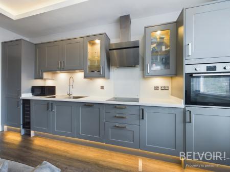 3 bedroom Flat to let in Parkfield Road, Aigburth, Liverpool, L17