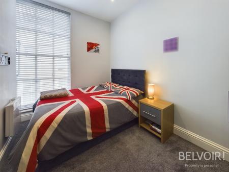 3 bedroom Flat to let in Parkfield Road, Aigburth, Liverpool, L17