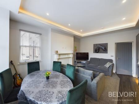 3 bedroom Flat to let in Parkfield Road, Aigburth, Liverpool, L17